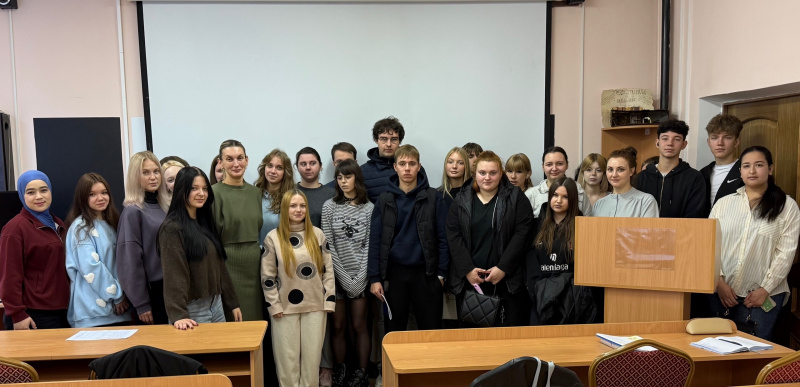 Обучающиеся колледжа узнали о развитии новых регионов и гуманитарной помощи